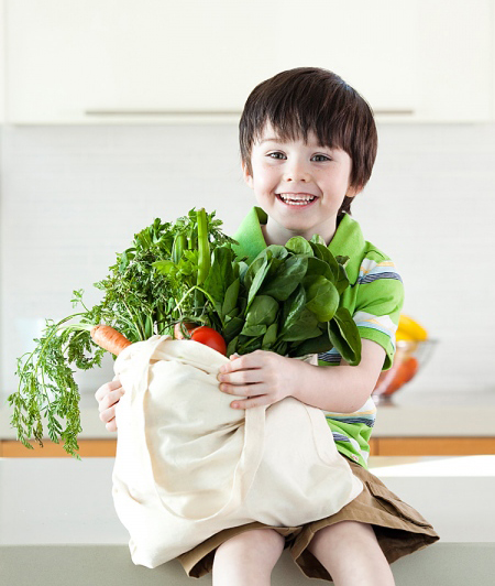 7 sai lầm tai hại khi cho con ăn rau biolife.beanrau